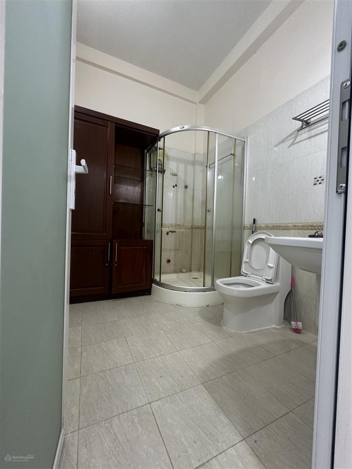 Cho thuê nhà mới đẹp mặt tiền đường a4, p. 12, quận tân bình nhà 3 tầng dt 206m2 giá 35tr/ tháng