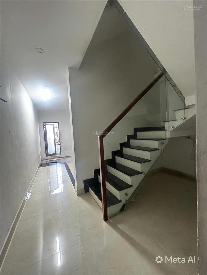 Cho thuê nhà mặt tiền đường phan đăng lưu, quận phú nhuận  dt 4x15m  1 trệt 3 lầu  giá 35 tr