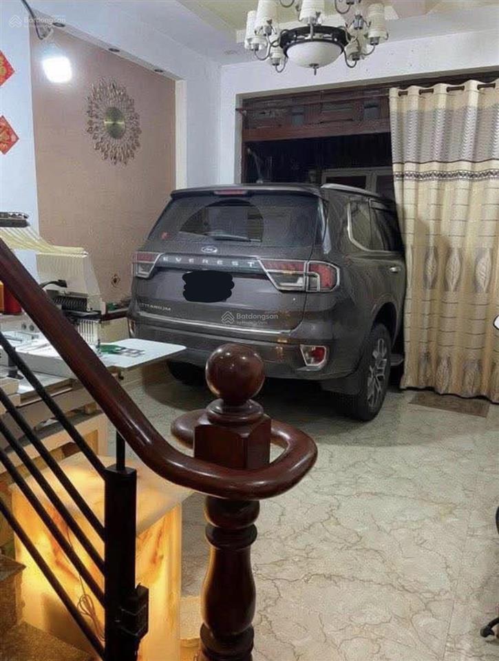 Phía sau chợ thiếc  nhà đẹp trần quý, p7, quận 11. giá 4tỷ980/63m2 (4,2x15m). hẻm nhựa 6m xe vi vu