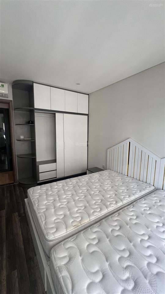 Căn hộ 3pn full nội thất cao cấp hơn 100m2 ngay tại trung tâm quận 10.