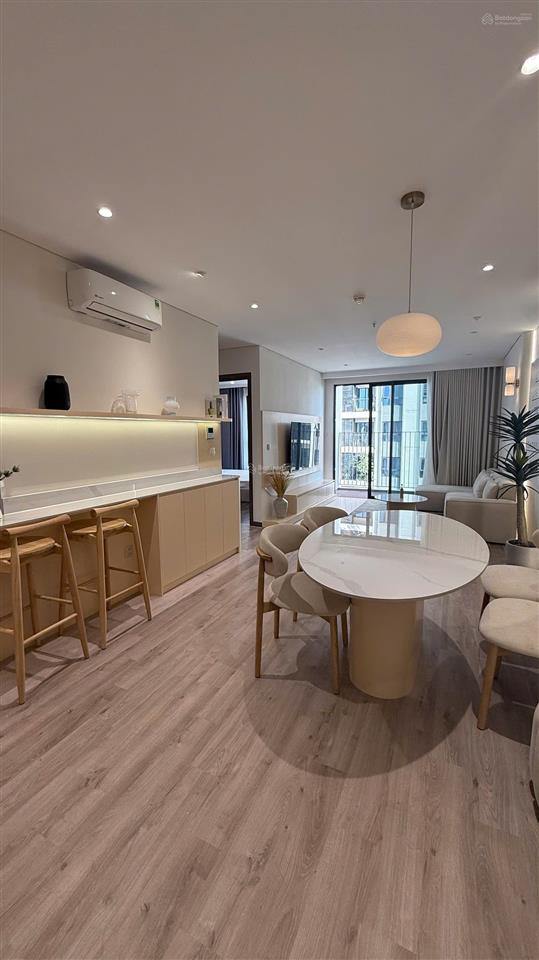Căn hộ 3pn full nội thất cao cấp hơn 100m2 ngay tại trung tâm quận 10.