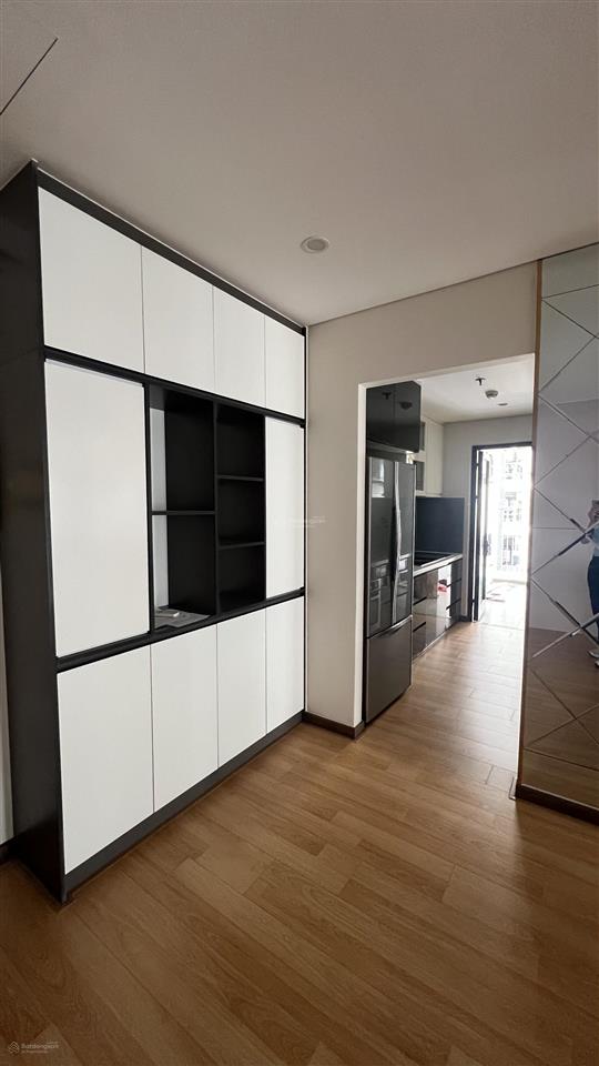 Căn hộ 3pn full nội thất cao cấp hơn 100m2 ngay tại trung tâm quận 10.