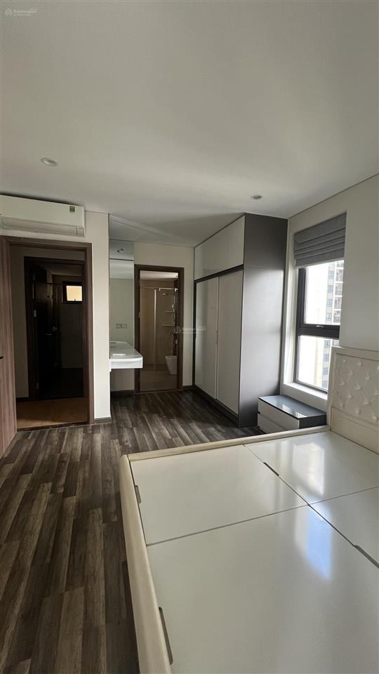 Căn hộ 3pn full nội thất cao cấp hơn 100m2 ngay tại trung tâm quận 10.