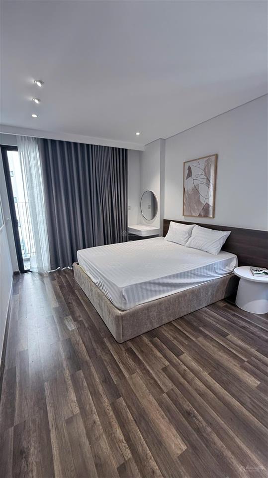Căn hộ 3pn full nội thất cao cấp hơn 100m2 ngay tại trung tâm quận 10.