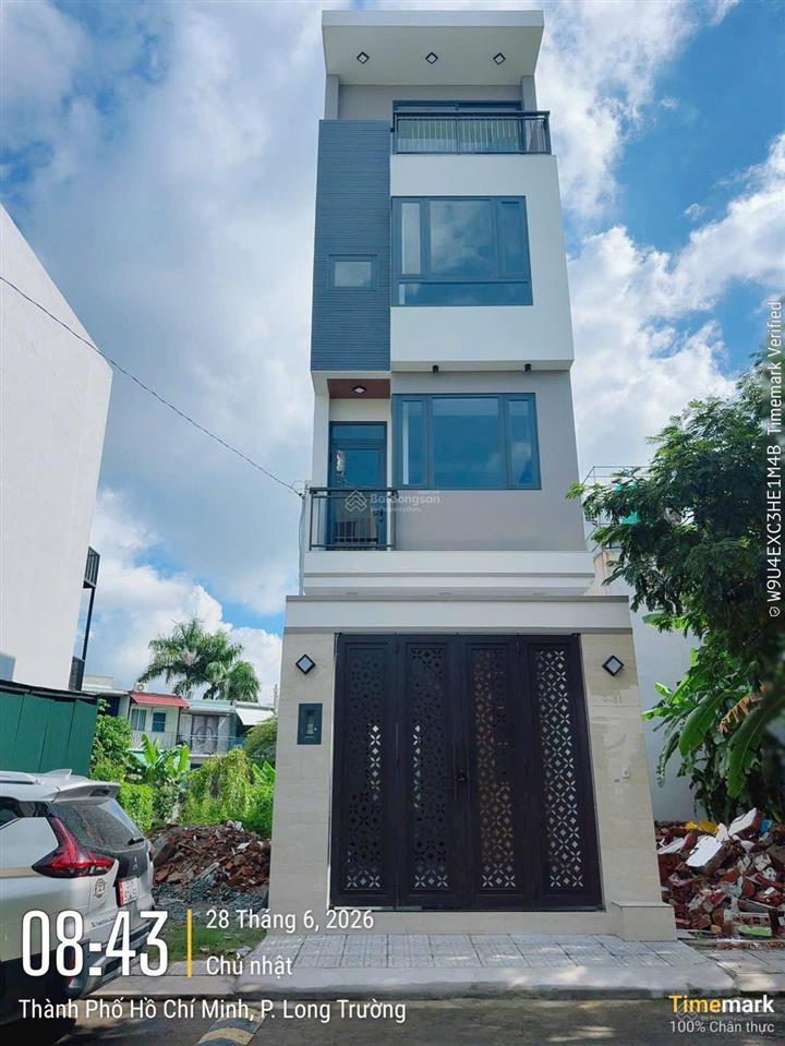 Bán nhà 1 trệt 2 lầu, sân thượng, xe hơi đậu trong nhà. sổ sẵn sang tên ngay
