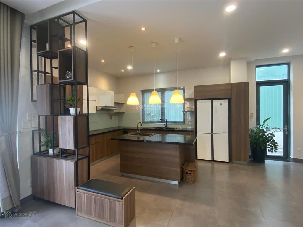 Cho thuê biệt thự mặt tiền đường liên phường, ở ngay, giá tốt!