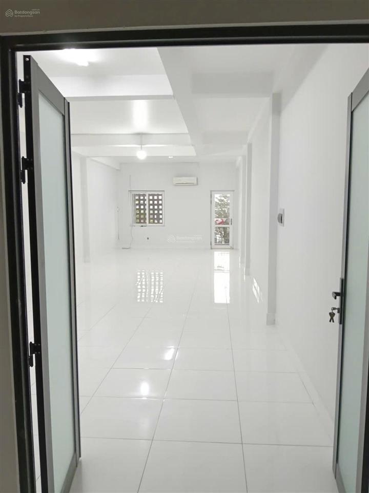 Bán nhà mặt tiền kinh doanh hoàng quốc việt | thang máy | dòng tiền ~50tr/tháng  khai thác nhanh