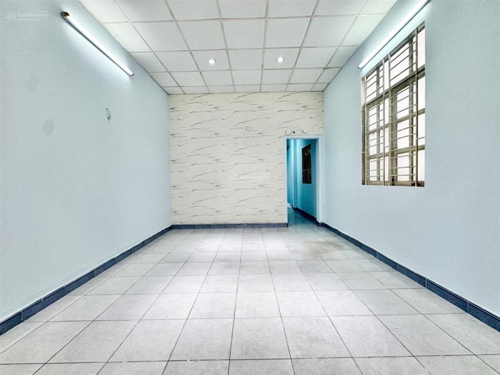 Bán nhà cạnh kcx tân thuận | nhà ngang hơn 4m nở hậu phong thủy | hẻm xe hơi đỗ cửa