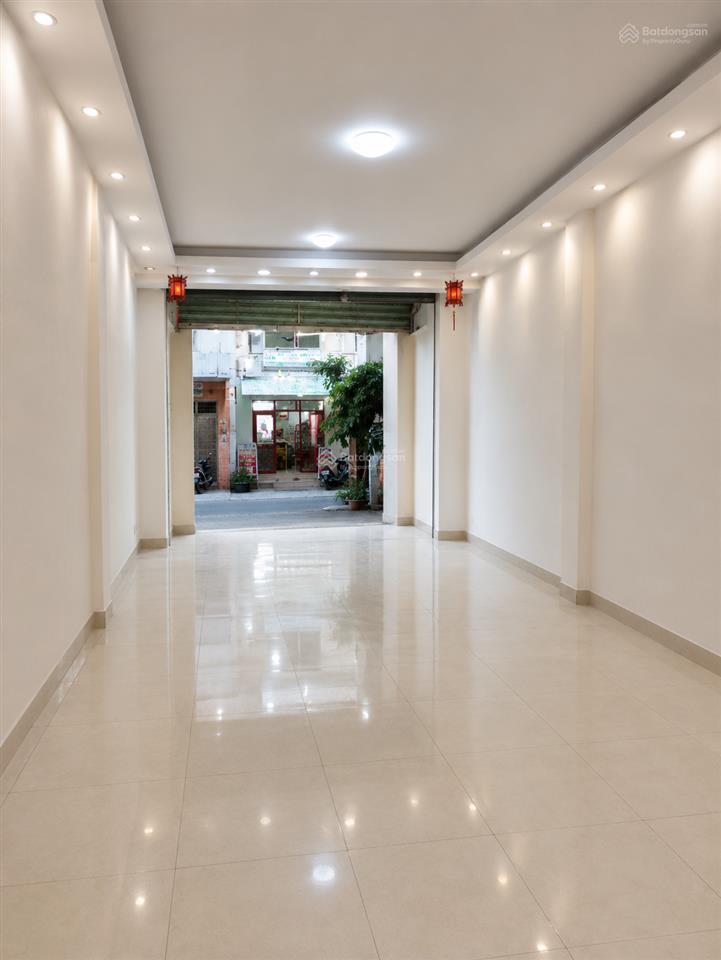 Bán nhà mặt tiền lâm văn bền, quận 7, ngang 5m hiếm, 4 tầng, sẵn dòng tiền ~200tr/năm