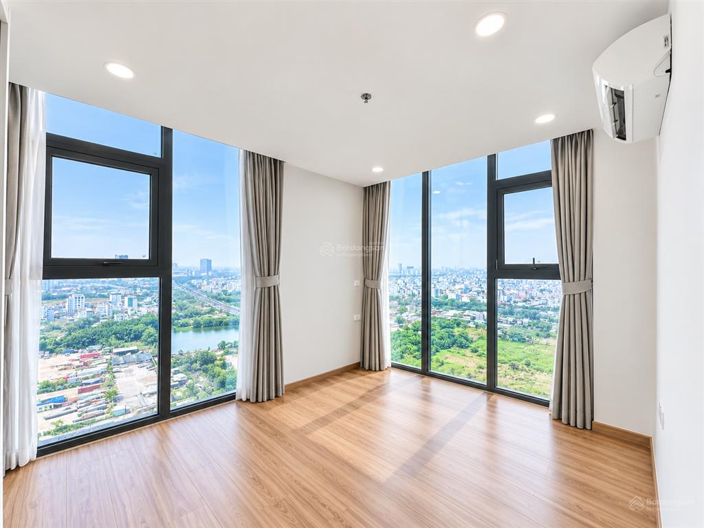 Bán căn hộ eco green saigon quận 7 căn góc 73 m2, 2 phòng ngủ, 3 ban công, view thoáng, sổ hồng