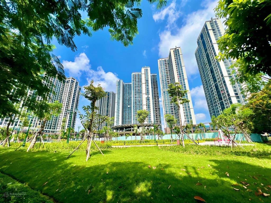 Bán căn hộ eco green saigon quận 7 căn góc 73 m2, 2 phòng ngủ, 3 ban công, view thoáng, sổ hồng