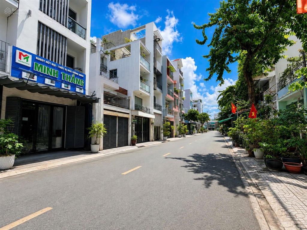 Bán nhà quận 7 phường tân hưng, bế văn cấm, xe hơi tới nhà, có dòng tiền 8 triệu/tháng