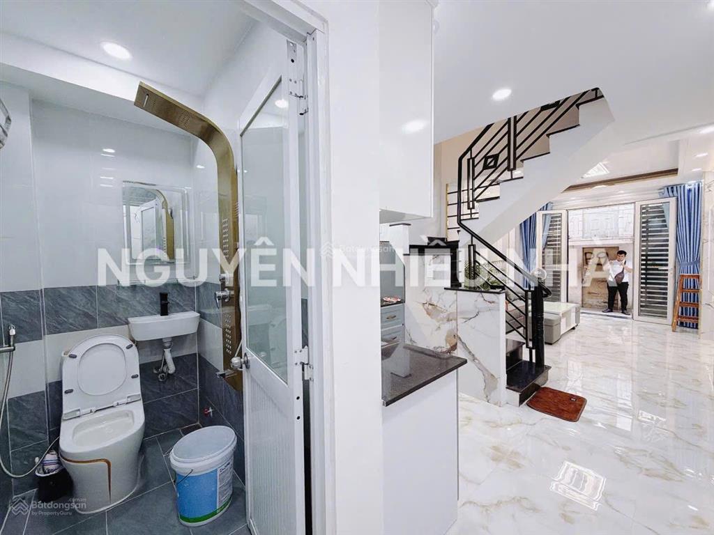 Bán nhà quận 7 bùi văn ba, 4pn, 3wc, gần chợ, trường học, nhà kiên cố, dưới 5 tỷ