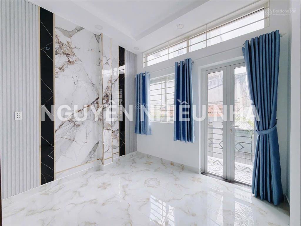 Bán nhà quận 7 bùi văn ba, 4pn, 3wc, gần chợ, trường học, nhà kiên cố, dưới 5 tỷ