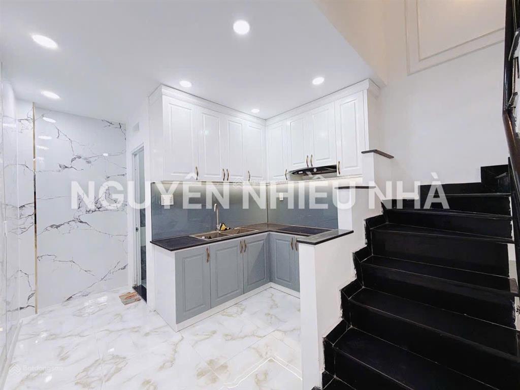 Bán nhà quận 7 bùi văn ba, 4pn, 3wc, gần chợ, trường học, nhà kiên cố, dưới 5 tỷ
