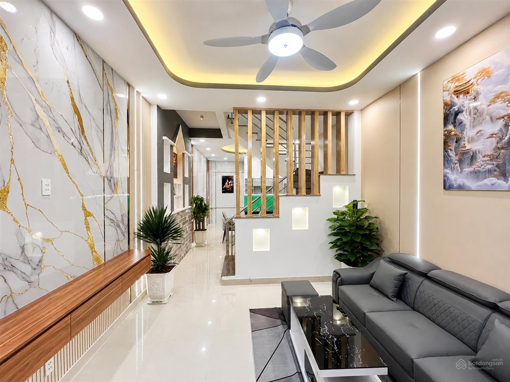 Bán nhà đẹp âu dương lân quận 8, 49,8 m vuông vức, 3 tầng, 3 pn, không quy hoạch, shr