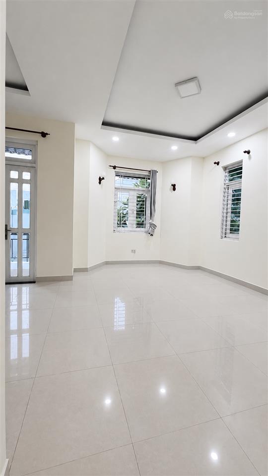 Bán nhà 3 tầng phường tân hưng quận 7, 94m, ngang 8.5m nở hậu, gara ô tô, 4pn, gần khu kiều đàm
