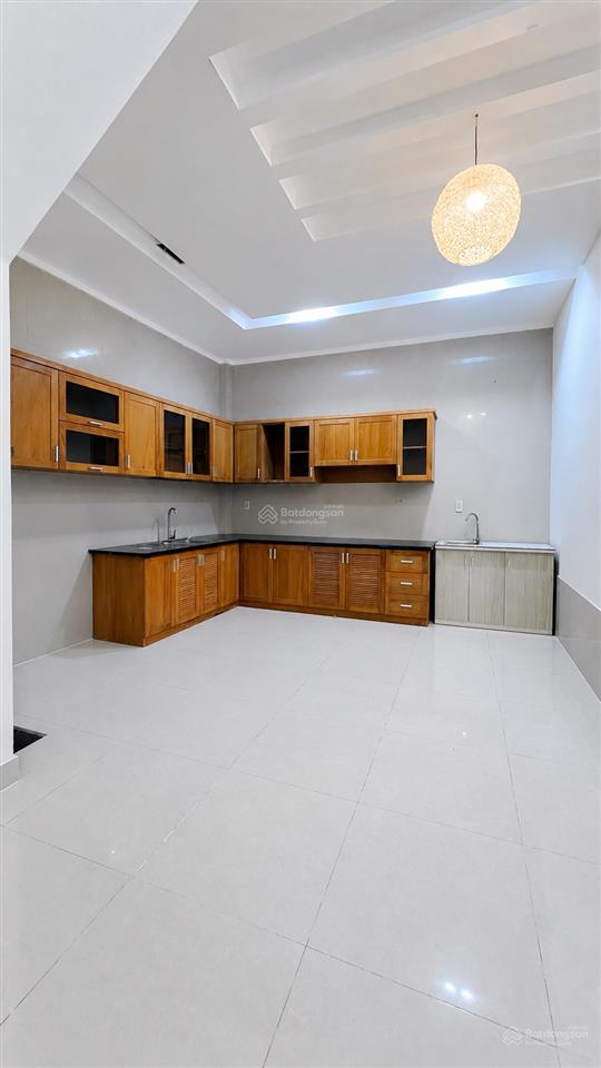 Bán nhà 3 tầng phường tân hưng quận 7, 94m, ngang 8.5m nở hậu, gara ô tô, 4pn, gần khu kiều đàm