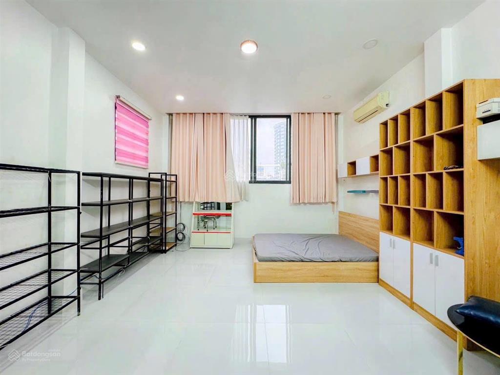 Bán nhà lê thị chợ, quận 7, sát phú mỹ hưng, hẻm xe hơi, 4 tầng, ngang 5m rộng rãi