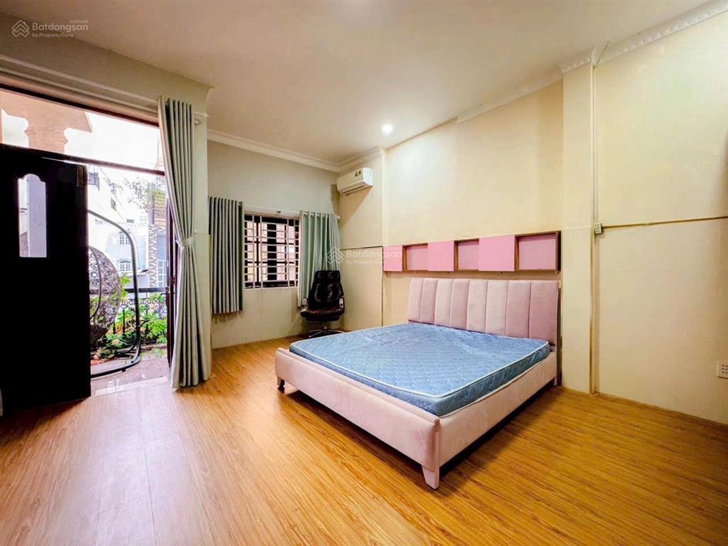 Bán nhà lê thị chợ, quận 7, sát phú mỹ hưng, hẻm xe hơi, 4 tầng, ngang 5m rộng rãi