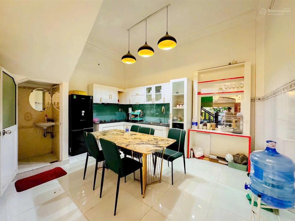 Bán nhà lê thị chợ, quận 7, sát phú mỹ hưng, hẻm xe hơi, 4 tầng, ngang 5m rộng rãi