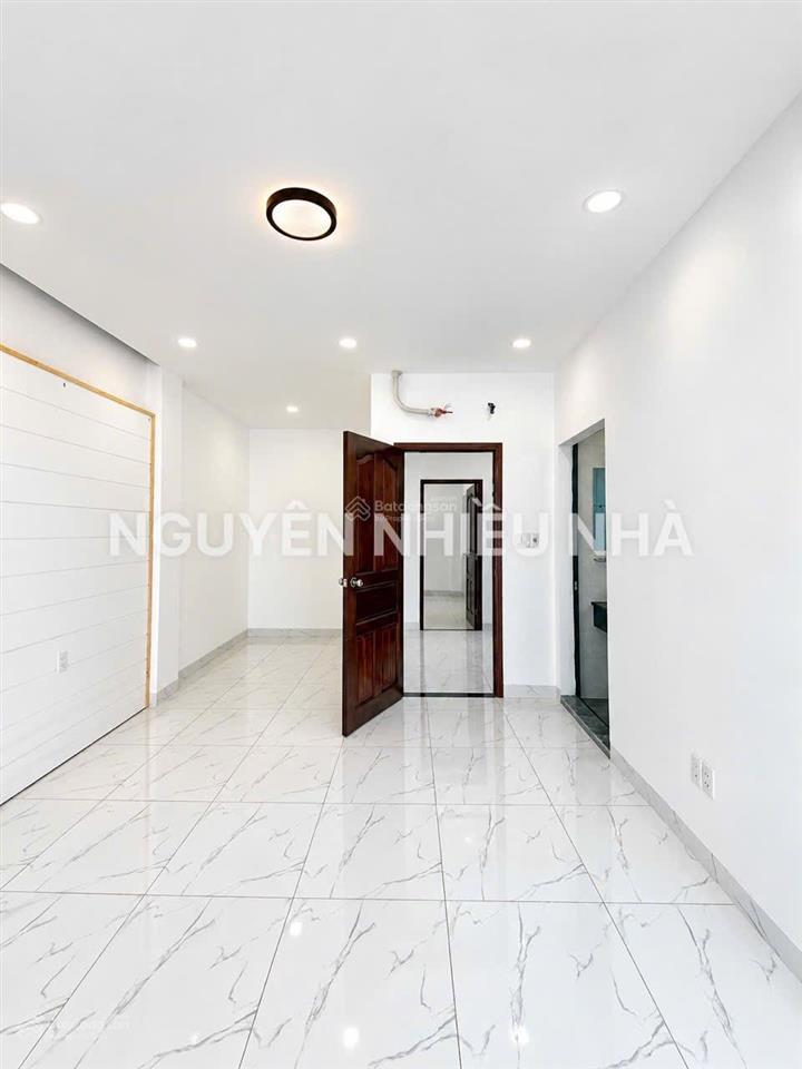 Bán nhà 4 tầng nhà bè giáp quận 7, ngang 4.7m nở hậu 5.7m, đường 6m xe hơi đậu cửa