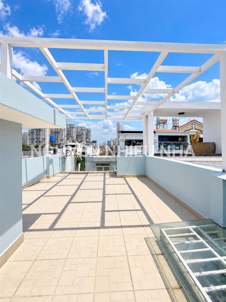 Bán nhà 4 tầng nhà bè giáp quận 7, ngang 4.7m nở hậu 5.7m, đường 6m xe hơi đậu cửa