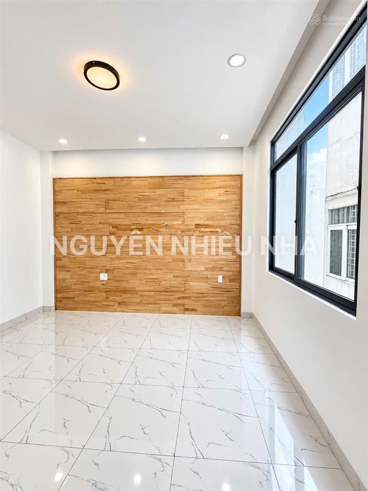 Bán nhà 4 tầng nhà bè giáp quận 7, ngang 4.7m nở hậu 5.7m, đường 6m xe hơi đậu cửa