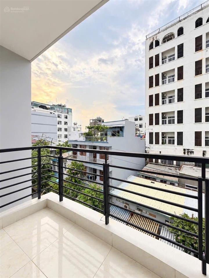 Bán nhà mặt tiền quận 7 khu lý phục man, 4 tầng, 6 phòng cho thuê khai thác dòng tiền
