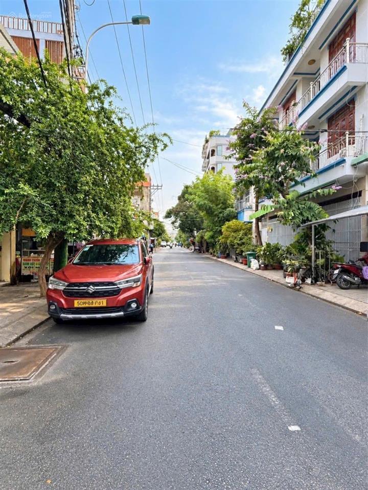 Bán nhà mặt tiền quận 7 khu lý phục man, 4 tầng, 6 phòng cho thuê khai thác dòng tiền