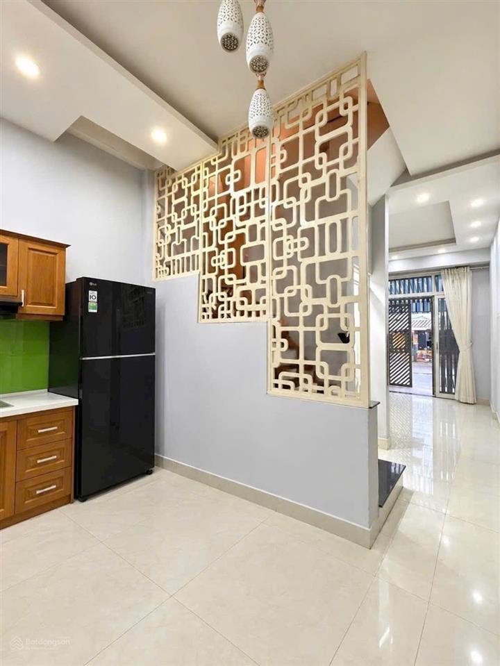 Bán nhà mặt tiền quận 7 khu lý phục man, 4 tầng, 6 phòng cho thuê khai thác dòng tiền