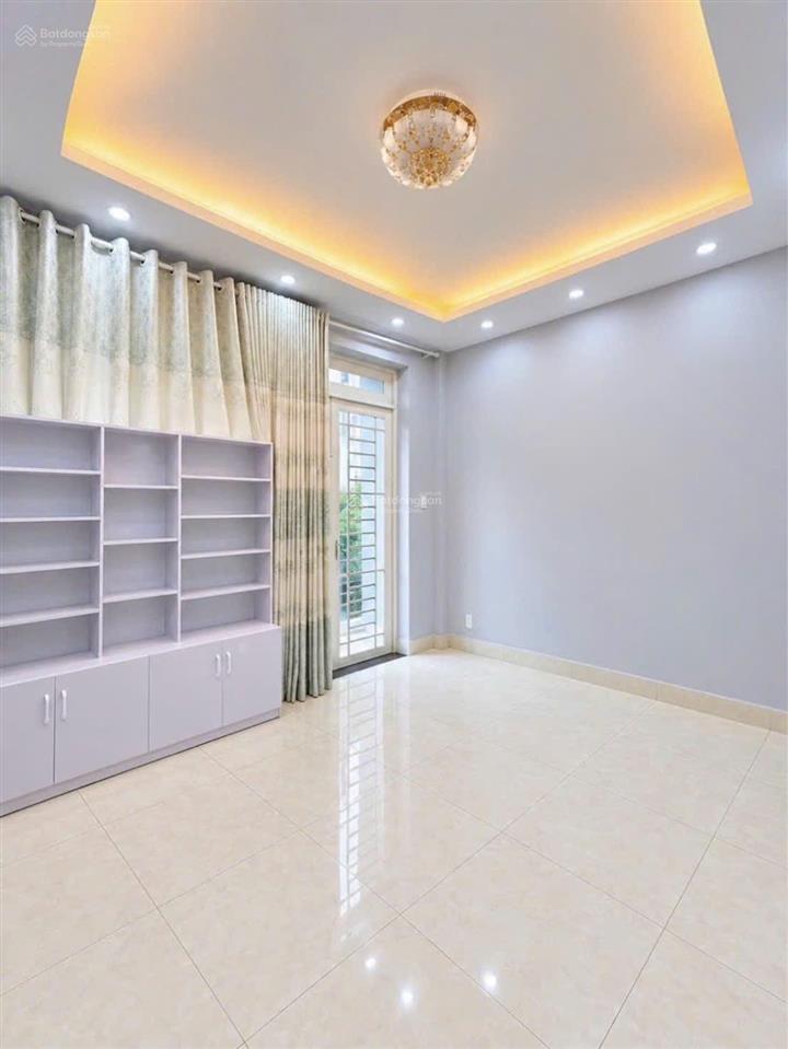 Bán nhà mặt tiền quận 7 khu lý phục man, 4 tầng, 6 phòng cho thuê khai thác dòng tiền