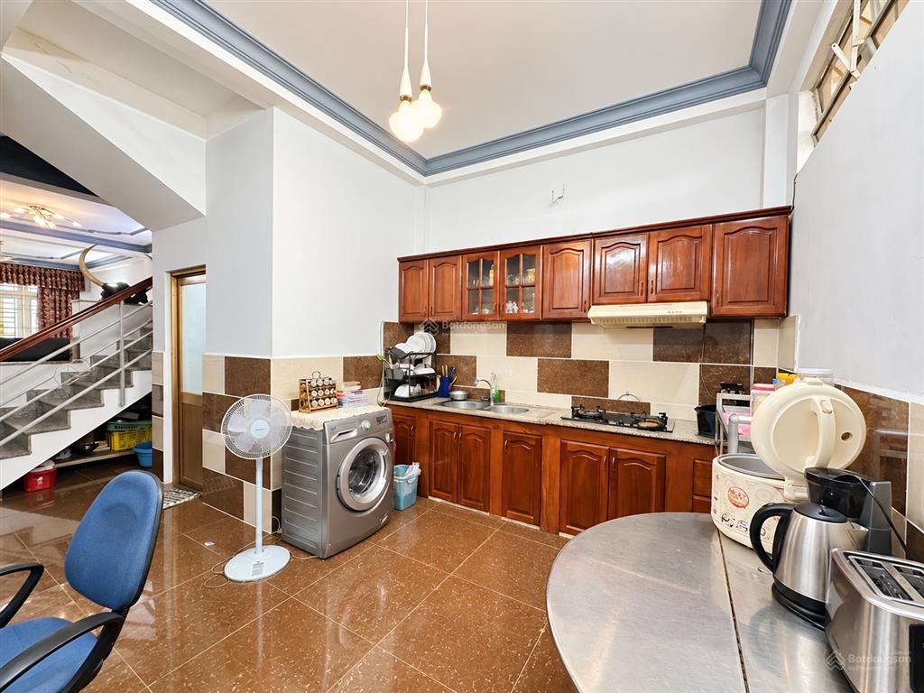Bán nhà đẹp hẻm xe hơi trung tâm quận, 62m2 1 trệt 1 lầu, 3pn, sổ hồng riêng không quy hoạch