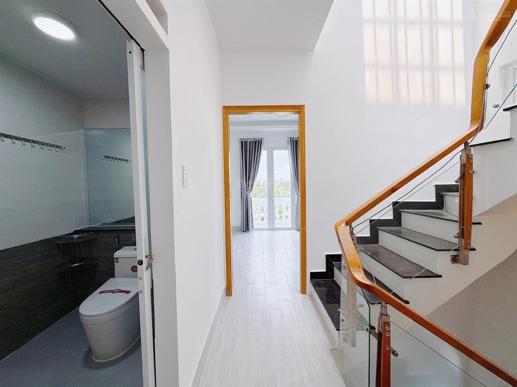 Bán nhà đẹp hẻm xe hơi quận 7, liền kề phú mỹ hưng, 5,7mx10m, 4 tầng, 4pn
