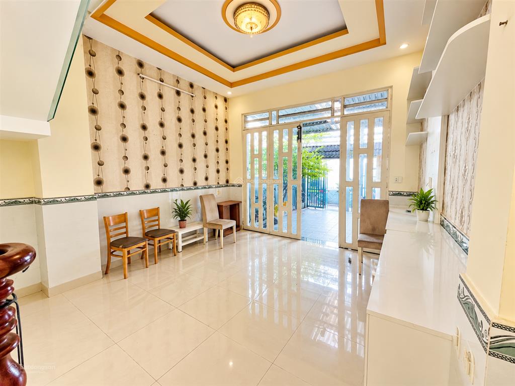 Bán nhà hẻm xe hơi 64m, 1 trệt 2 lầu, 4 phòng ngủ, giá hơn 5 tỷ