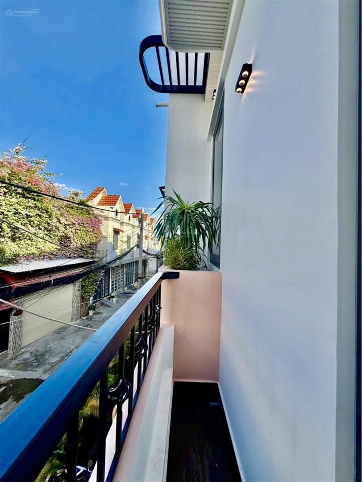 Bán nhà nhà bè đường huỳnh tấn phát, 58m2, 2 phòng ngủ, full nội thất cao cấp, xe hơi đỗ cửa