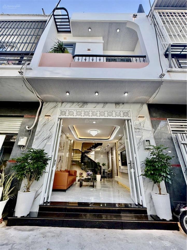 Bán nhà nhà bè đường huỳnh tấn phát, 58m2, 2 phòng ngủ, full nội thất cao cấp, xe hơi đỗ cửa