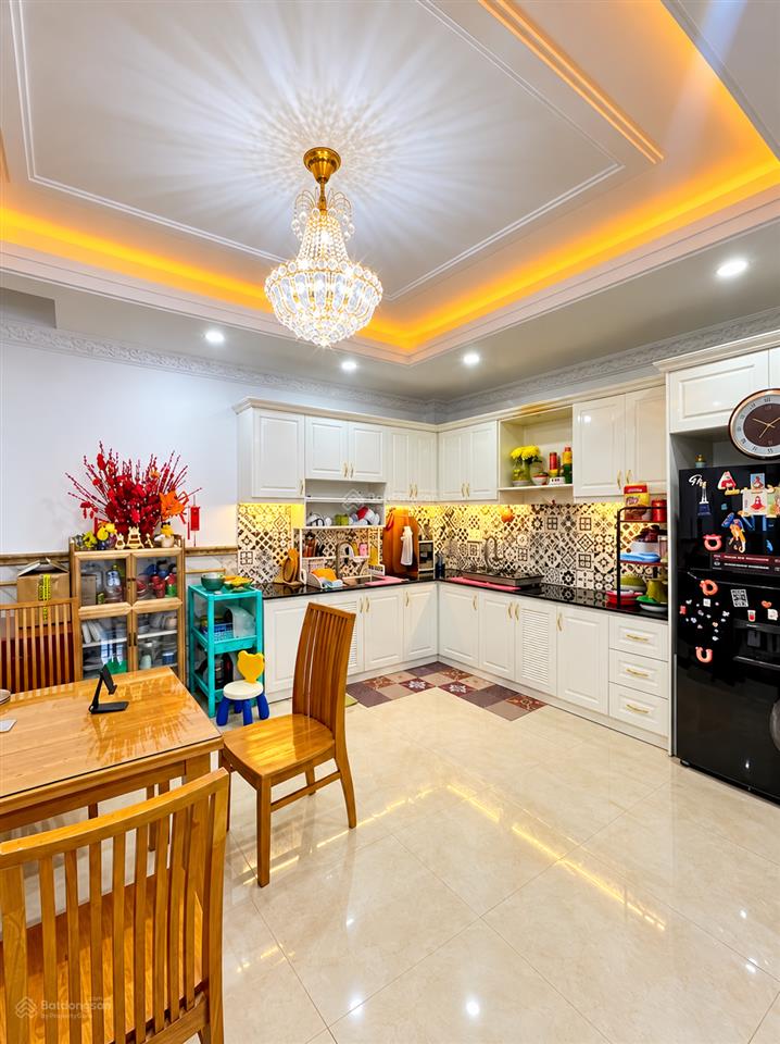 Bán nhà quận 7 đường huỳnh tấn phát, 5x12m, 4 tầng, 4pn, gần phú mỹ hưng