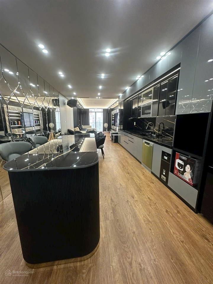 Bán nr 4pn, 5wc, 90m2 tại phố hồng tiến, 26,5 tỷ