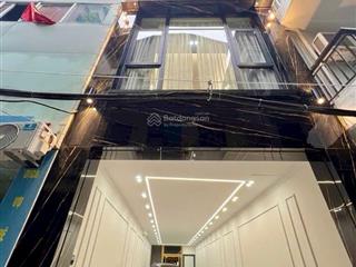 Bán nr 4pn, 5wc, 90m2 tại phố hồng tiến, 26,5 tỷ