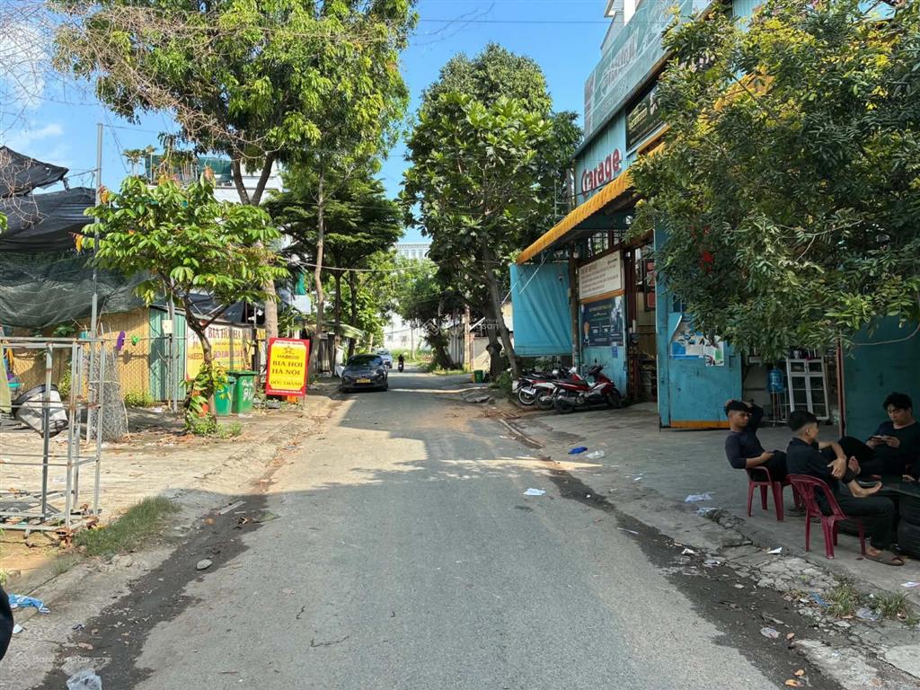 Bán đất mt xa lộ hà nội gần ngã tư bình thái  dt gần 160m2 đường trước đất 10m  hợp xây chdv