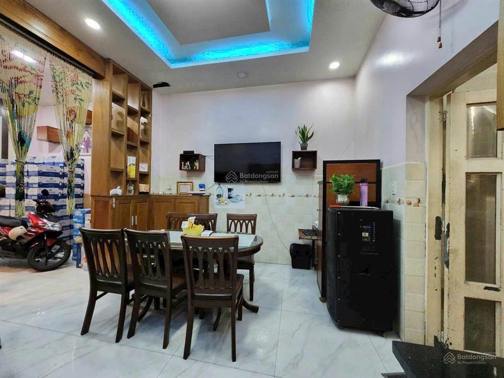 Chính chủ cần bán nhà phố mặt tiền đường nguyễn thị búp phường tân thới hiệp tphcm  0988 868 ***