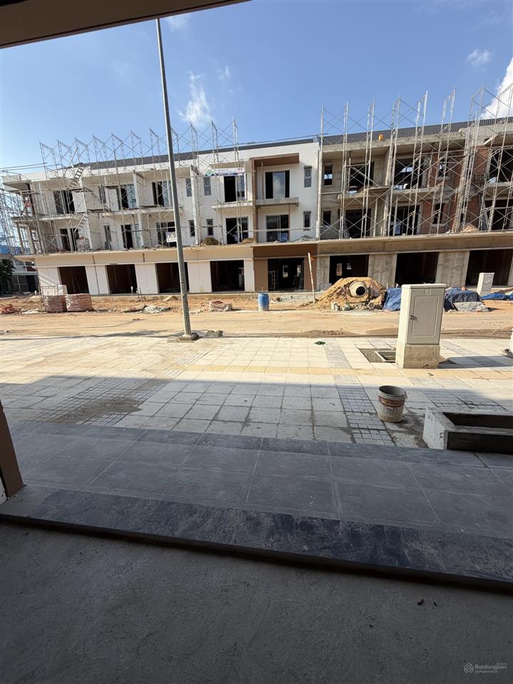 Bán shophouse  nhà phố bình dương 100m2 giá chỉ 3,8 tỷ ngay khu vsip