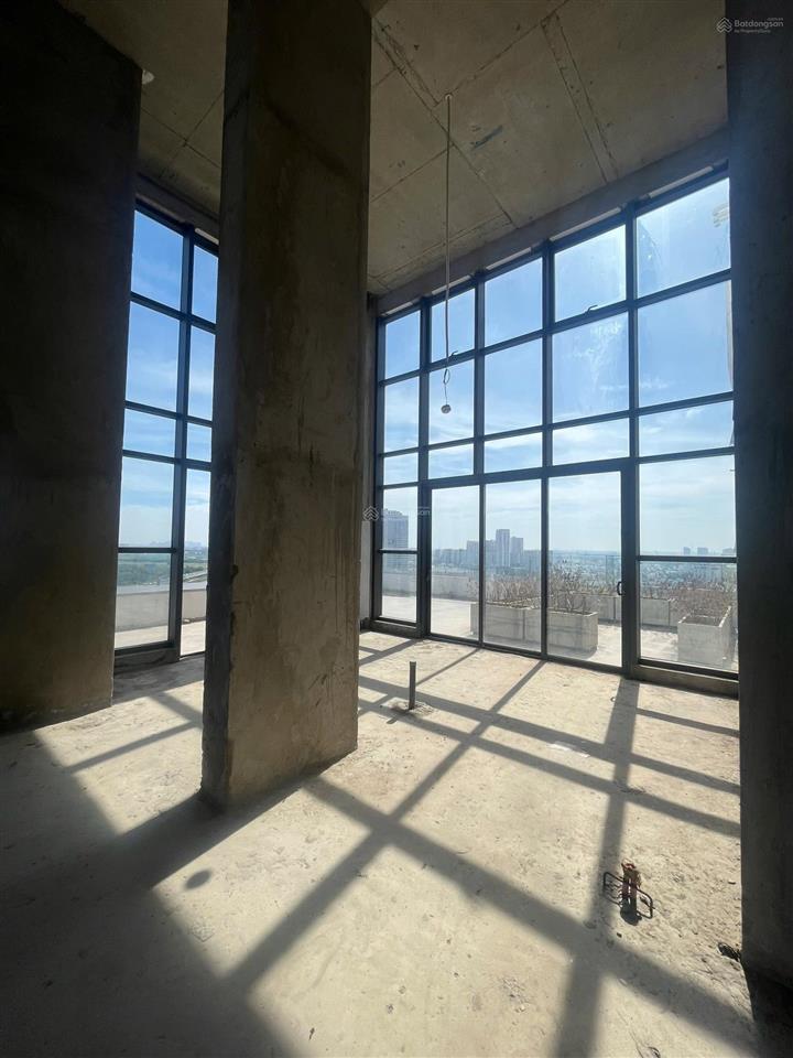 Penhouse có sân vườn riêng dt 210m2, sở hữu ngay chỉ với 17 tỷ,view 3 mặt tiền tại dlusso q2