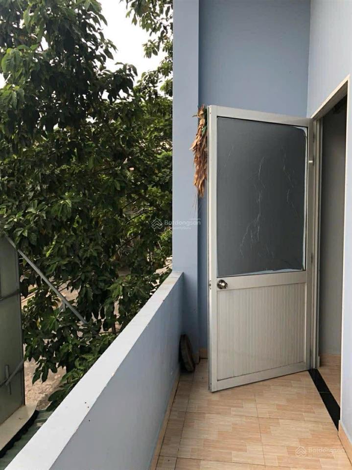 Cho thuê phòng máy lạnh đủ nội thất ngay nhà thờ phao lô giá 2,6tr/tháng giờ tự do