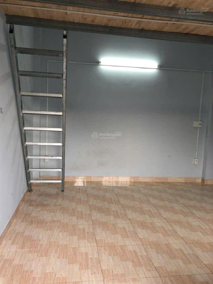 Cho thuê phòng máy lạnh đủ nội thất ngay nhà thờ phao lô giá 2,6tr/tháng giờ tự do