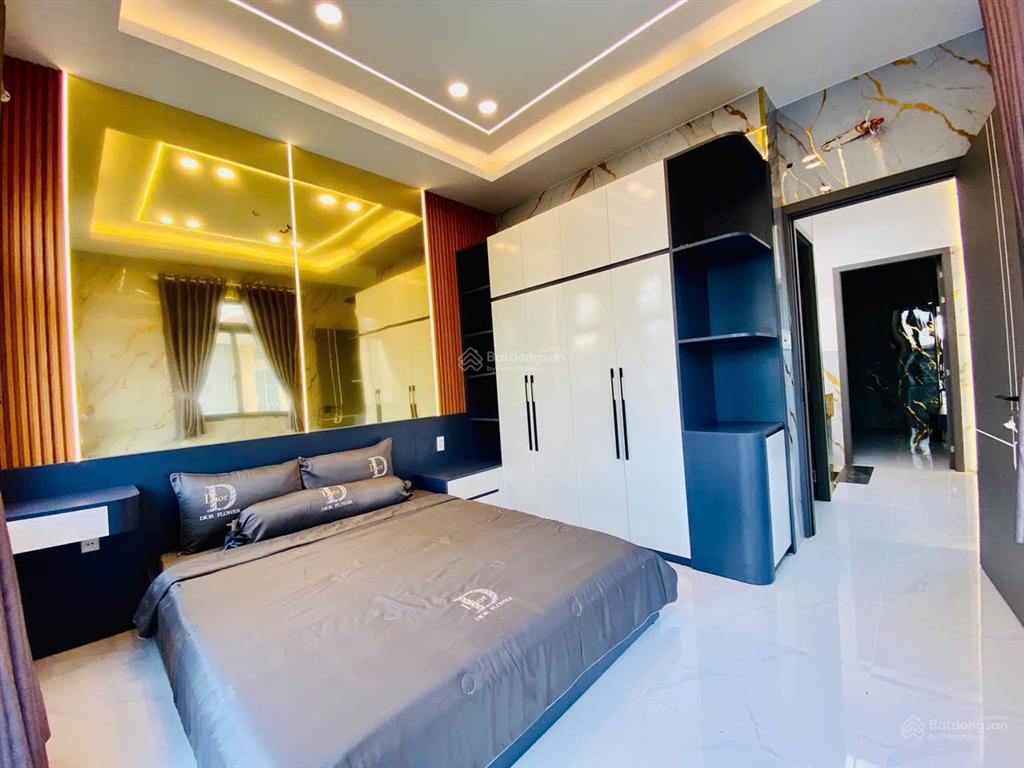 Hạ giá sâu mt ngang 4,5m lê văn sỹ, dt 4,5x18m nở hậu cn 98m², 8 tầng + thang máy, giá 29 tỷ