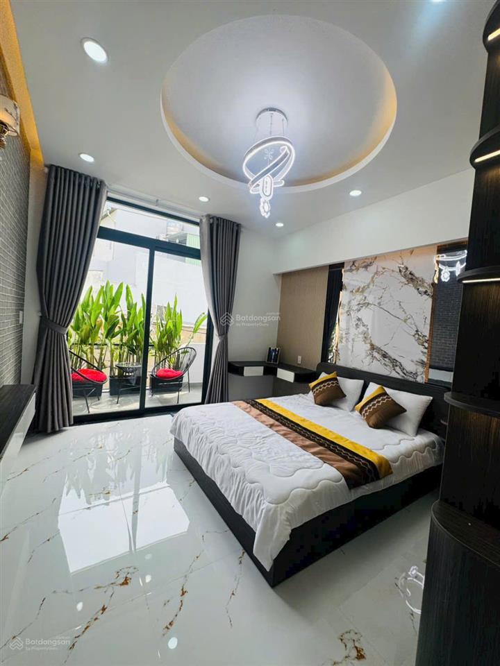 Hạ giá sâu! mt phạm văn hai 4.5x18m nở hậu 8m, 8 tầng thang máy  mặt bằng+23 phòng  chỉ 28,9 tỷ