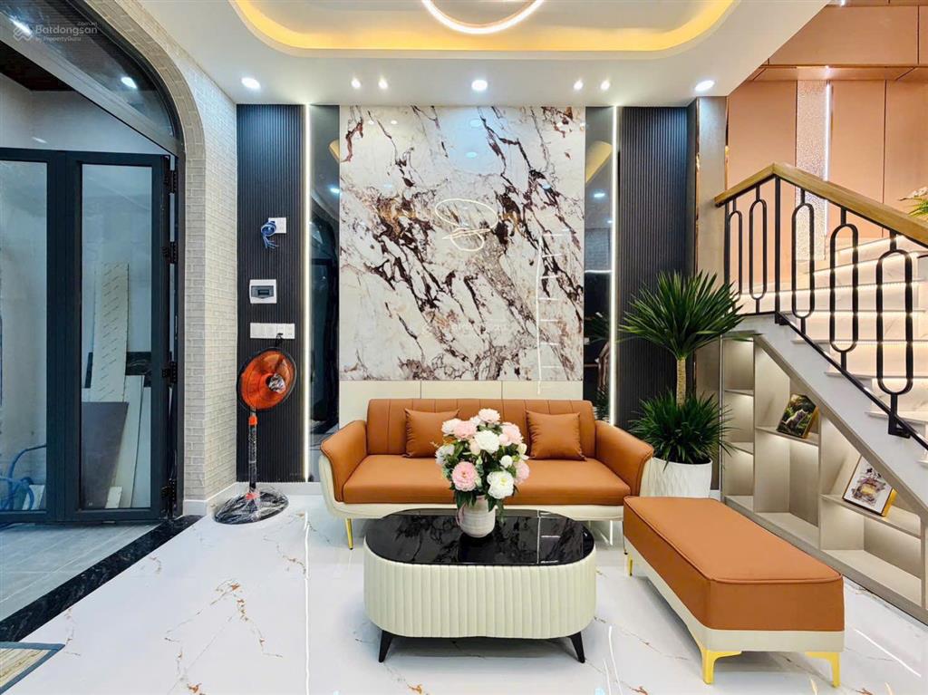 Nhà mặt tiền khu bàu cát  5m x 23m, 3 tầng mới có vỉa hè  giá nhỉnh 17 tỷ