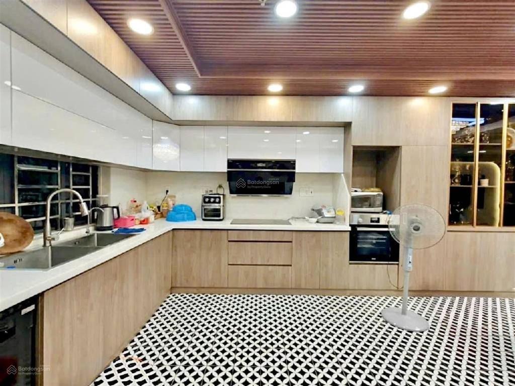 Con gà siêu để trứng vàng 550tr/tháng, 6 tầng btct dt 600m2 trường tồn 93 phòng cho thuê